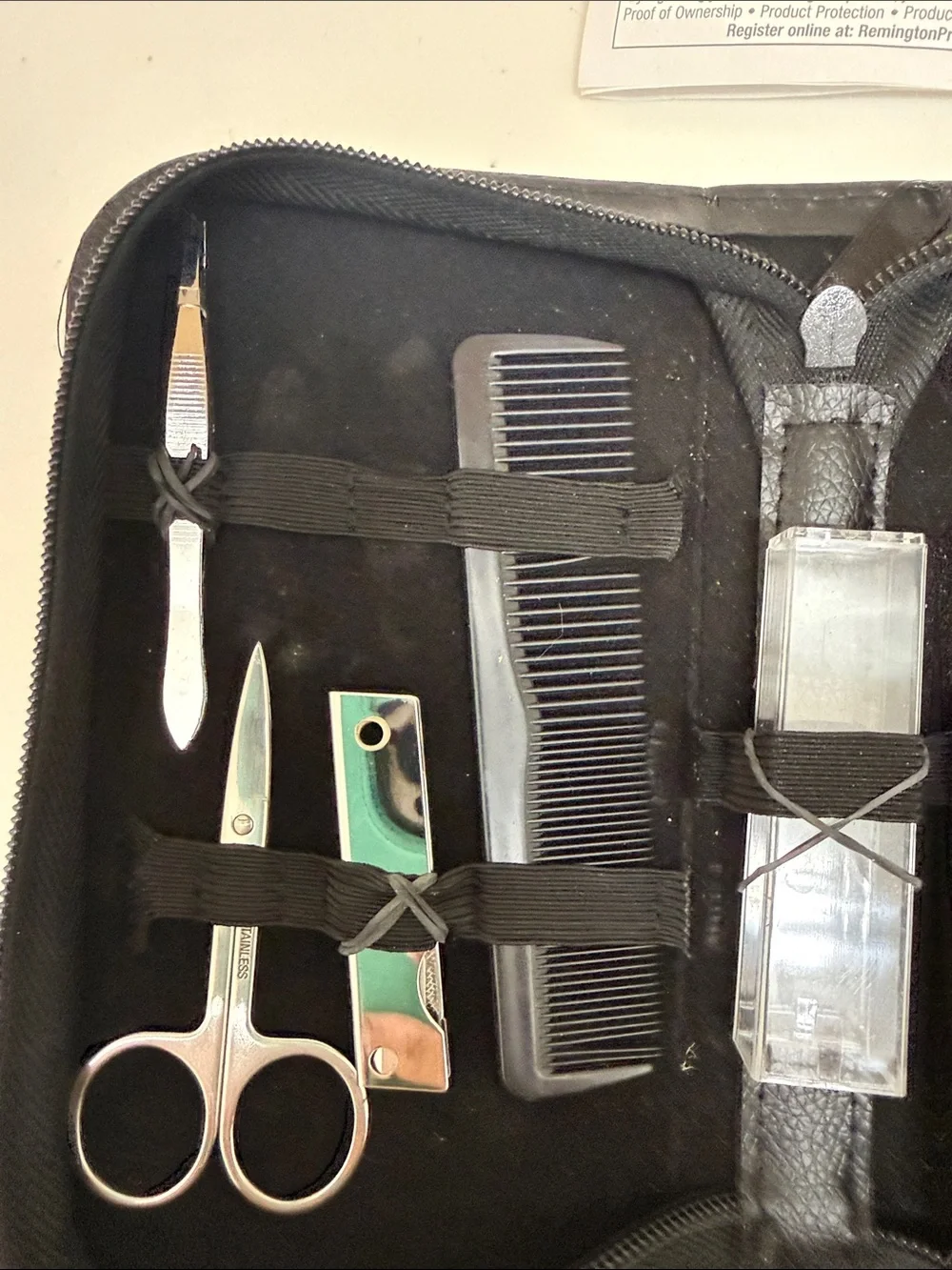 NEW Remington Black Travel Grooming Kit with Electric Shaver